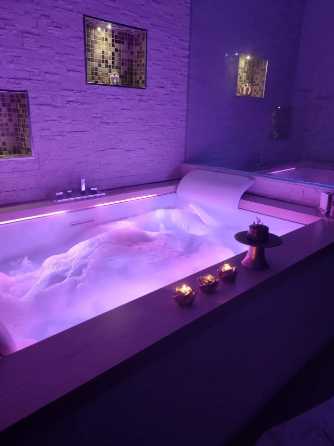 Romantic Suite Monopoli Bagian luar foto