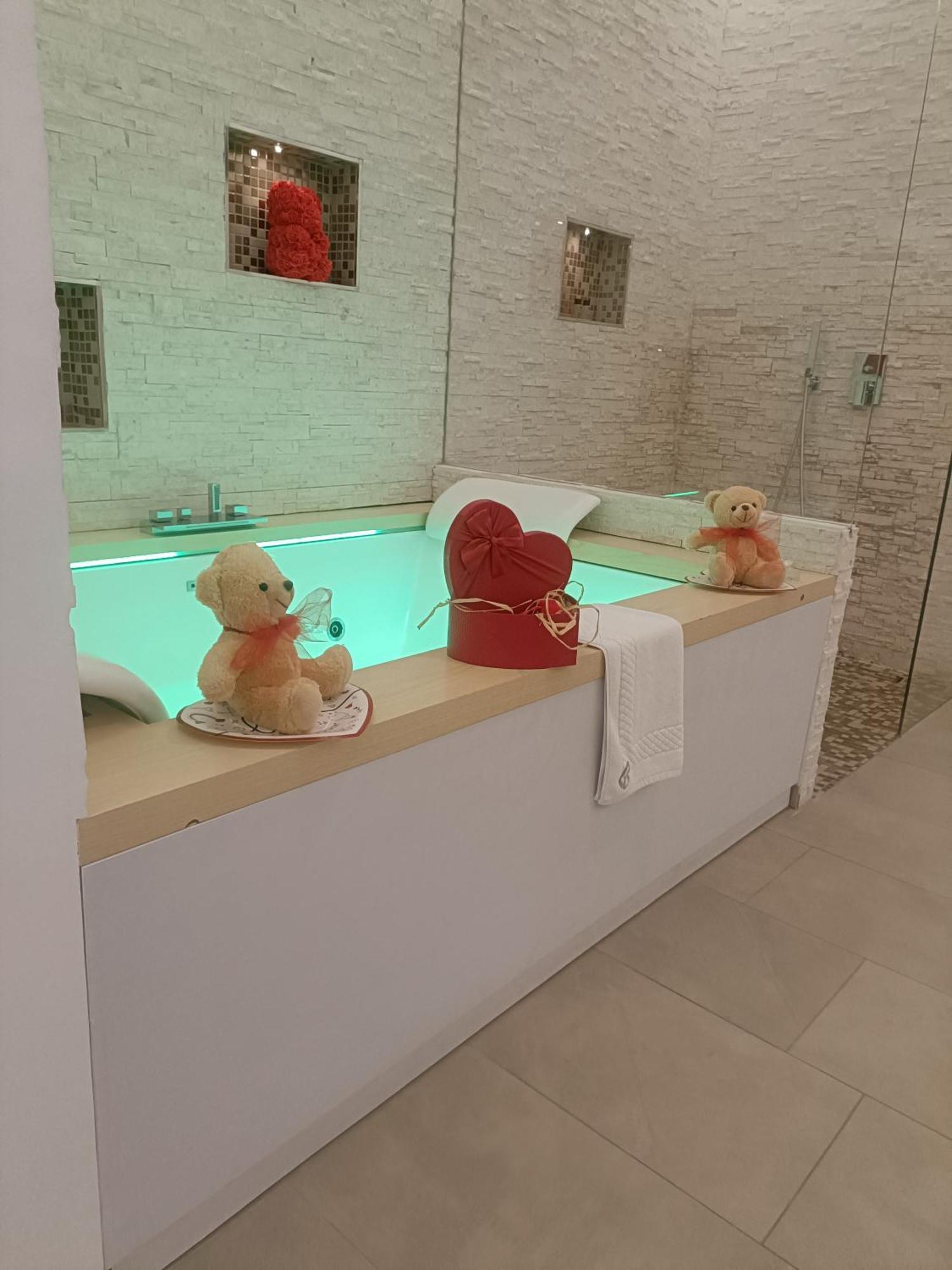 Romantic Suite Monopoli Bagian luar foto